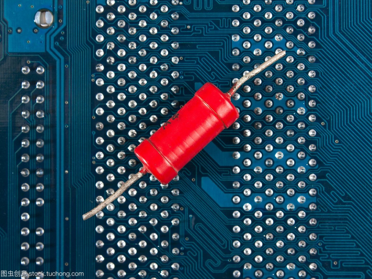 印刷電路板上的舊電子元器件